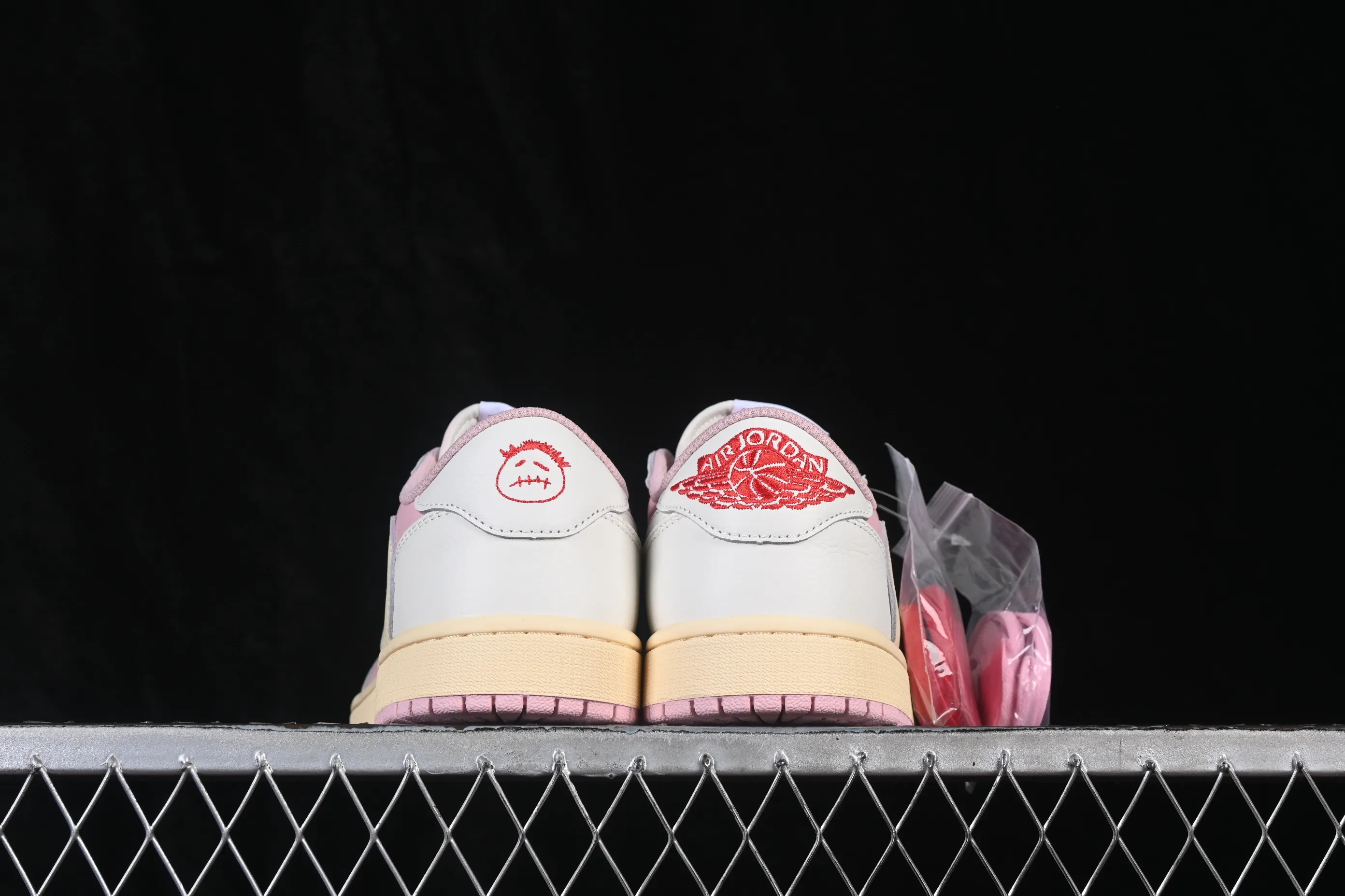 All categories Air Jordan Jordan series basketball shoes Air Jordan 1 Low ZG version Travis Scott x Air Jordan 1 Low OG AJ1 Joe 1 undercut low top full head layer DM7866-600